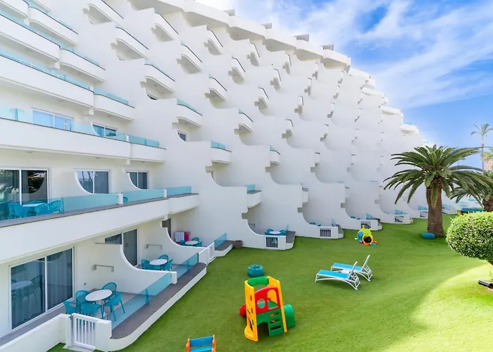 Hovima La Pinta Beachfront Family Hotel